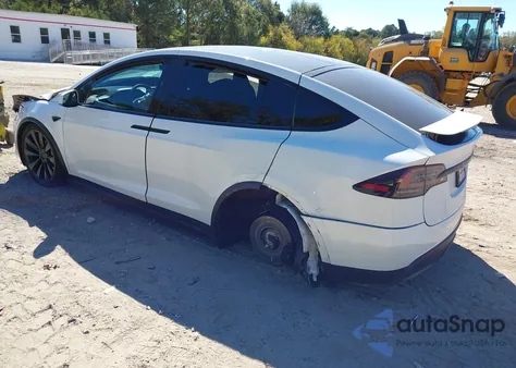 2024 Tesla Model X Long Range z USA, uszkodzony, nr VIN 7SAXCBE54RF460155